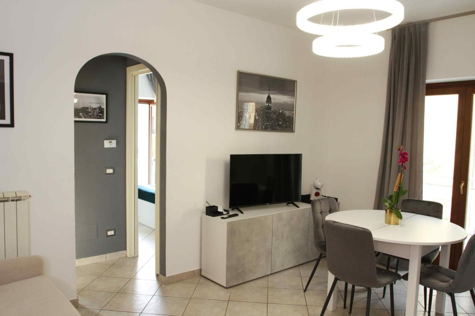 La Perla Del Mare - 9 Minutes From Fco Airport - Free Wifi E Netflix Apartment Fiumicino Exterior photo