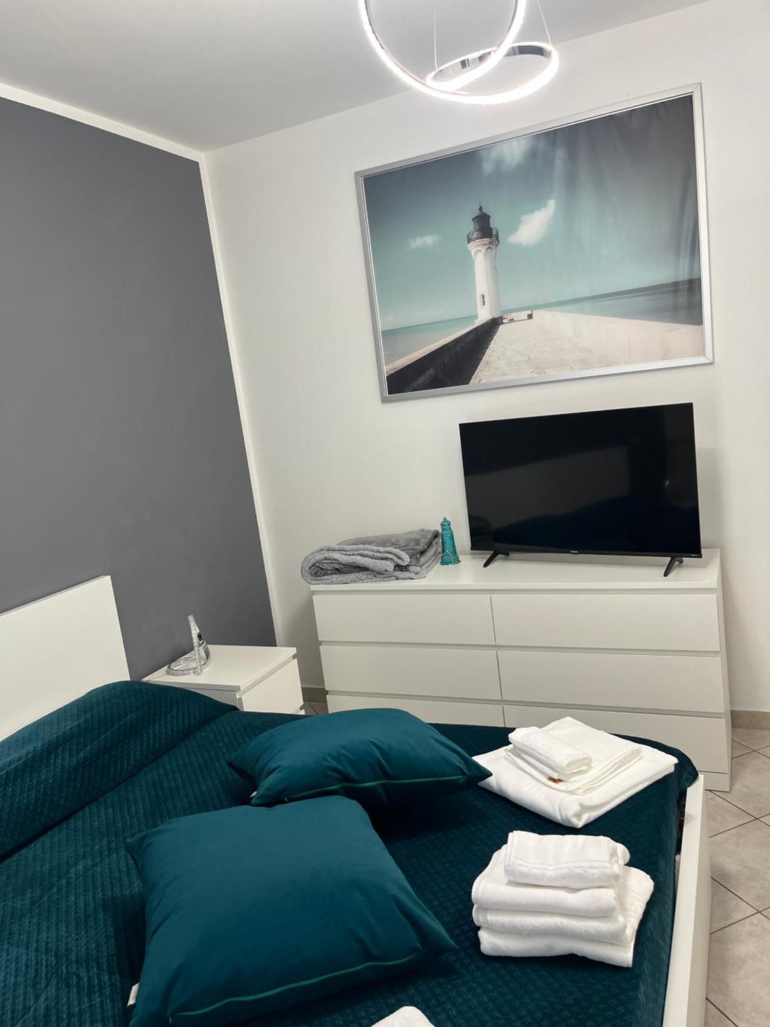 La Perla Del Mare - 9 Minutes From Fco Airport - Free Wifi E Netflix Apartment Fiumicino Exterior photo